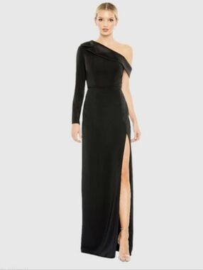 NWT IEENA FOR MAC DUGGAL Black Long Sleeve Drop Shoulder Evening Gown